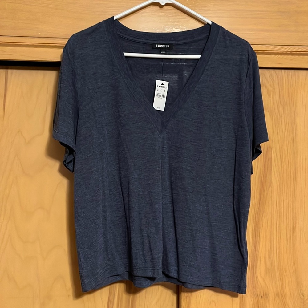 Linen Blend V-Neck Tee